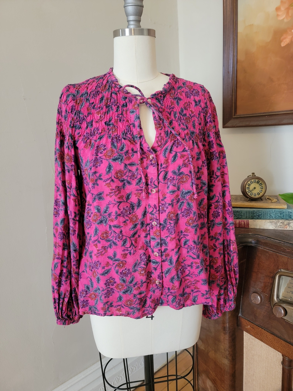 Maeve Anthropologie Pink Boho Floral Smocked Tie-Neck Blouse Medium